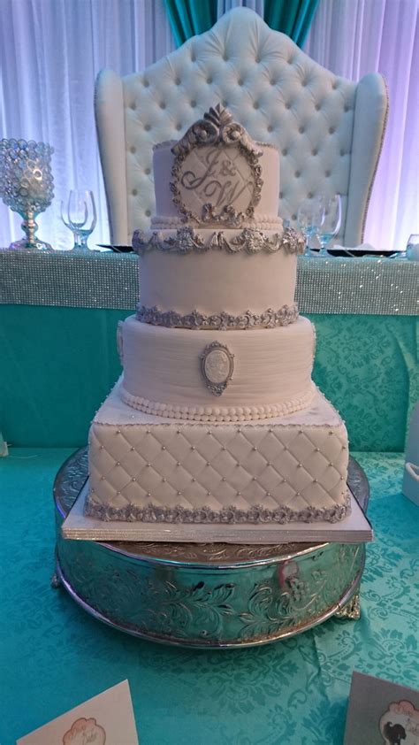 Beautiful Elegant And Gorgeous Royal Vintage Wedding Cake