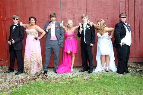 Pin By Kimberly Davidson On Dont Blink Prom Pictures Couples