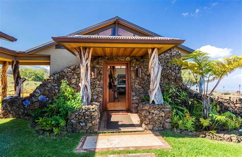 Luxury Cottage Getaway On Maui Hawaii