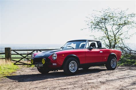 Fiat 124 Sport Seduced By The Spiders Of Effervescent Charm Endurorally