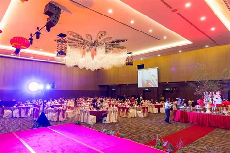 Property development, property investment, and leisure and hospitality. Chinese New Year 2017 @ China Treasures Restaurant, Sime ...