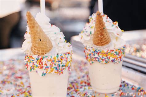 Use these decorating and baking tips all year round to step up your cookie game any time of the year. Party with Rachael Ray and Giada De Laurentiis This October | Kitchn