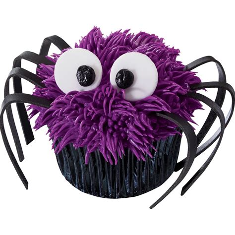 Find creative, imaginative and scary halloween decoration ideas to make a prefect. Fondant Dots Spider Cupcake | Spider cupcakes, Spider cake, Halloween baking