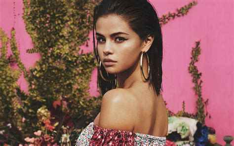 Selena Gomez Vogue Photoshoot 2017 Wallpapers Hd Wallpapers Id 20180