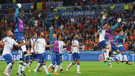 Herzlich willkommen zum eröffnungsspiel der europameisterschaft 2021. «Was für ein Start!»: Italien jubelt über EM-Auftakt ...