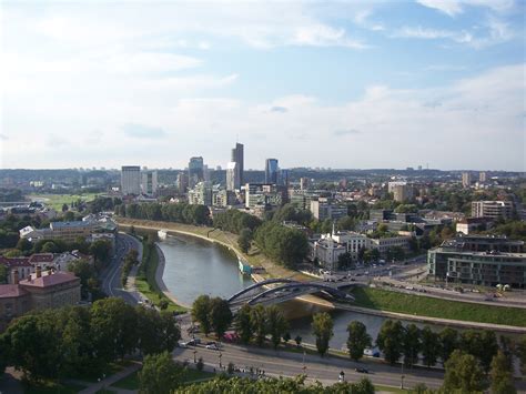 Vilnius per amžius buvo ir yra orus laisvų piliečių bendrabūvį telkiantis miestas, kuriame tobulai dera didinga istorija, įstabi gamta ir veržli kūryba. www.comfort-ferienhaus-polen.de - Vilnius (Litauen)