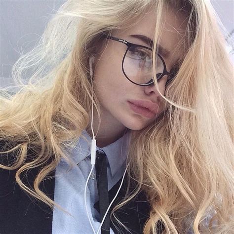Pin By Russell Clock On ичн Blonde With Glasses Beautiful Hair Girls With Glasses