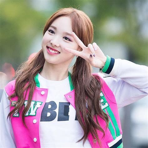 Watch the live stream above and discuss. 161001| NAYEON MBC 2016 DMC FESTIVAL OPENING CONCERT ...