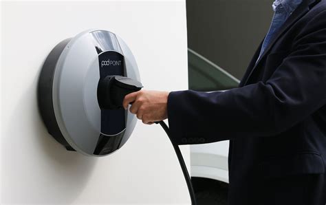 Electricdrives Nissan Uk Launches A Package Deal That Includes An