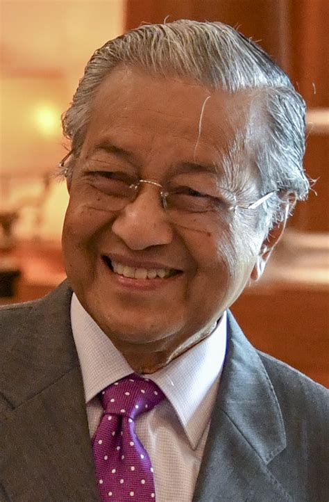 One who sets positive examples for others. Mahathir Mohamad - Wikipedia, la enciclopedia libre