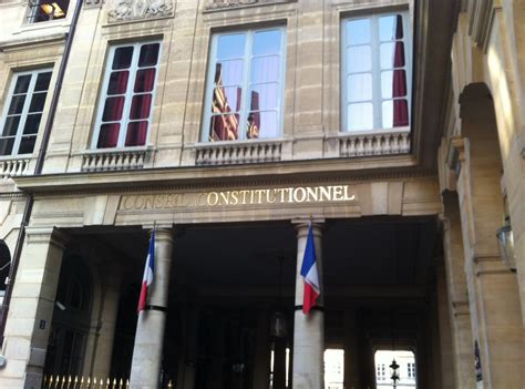 Mais les anciens présidents de la république sont également membres de droit. CFE CGC Réseaux Consulaires: Le Conseil Constitutionnel ...