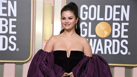 selena gomez responds to body shamers after her golden globes look gets criticized