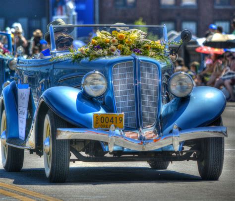 https://flic.kr/p/KQCxAz | Parade - Classic Car | 1934 Model