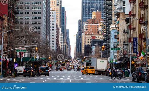 Deep New York City Street Public Perspective Large City Population