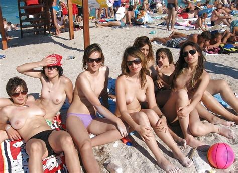 Außen Beach Babes Gruppe Von Troc Porno Bilder Sex Fotos Xxx Bilder 534560 Pictoa