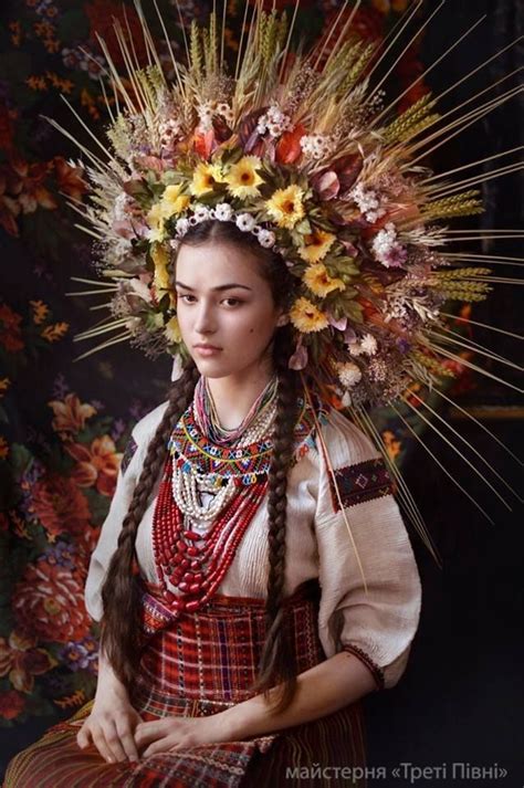 Pin By Bep Lindsey On Pagan Ukrainian Wedding Floral Headdress