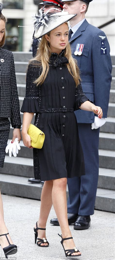 Lady Amelia Windsor Swaps High Glamour For Waitressing In Fitzrovia Daily Mail Online
