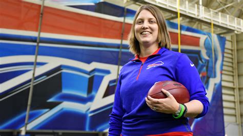 Meet Kathryn Smith The Nfls First Female Full Time