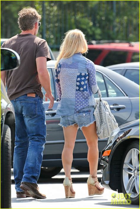 Jessica Simpson Brings Back Her Daisy Dukes And Looks So Hot Photo 3077304 Eric Johnson