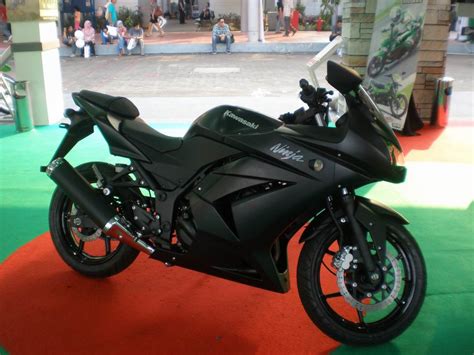 Find great deals on ebay for kawasaki ninja 250 r 2011. Bikes World: Kawasaki Ninja 250R Black