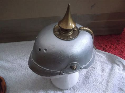 Warriorpoint german pickelhaube,helmet prussian imperialofficer's garde leather +exp.shipping red. Pickelhaube restoration. Advice needed!