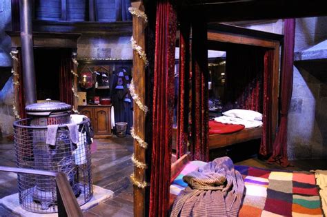 Gryffindor Bedroom Harry Potter Studios Art Careers Gryffindor