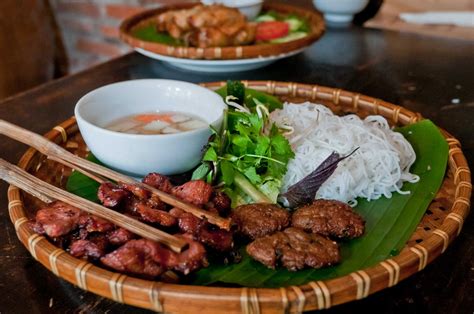10 Famous Traditional Vietnamese Food You Should Try