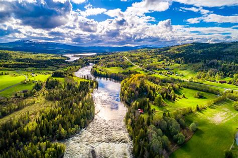 De baltisch zee ligt in het oosten van zweden, de botnische golf scheidt zweden van het grootste deel van finland. Jämtland, de natuurlijke parel van Zweden