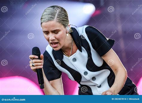 Live Music Performance Featuring the Band and Singer-songwriter Dagny