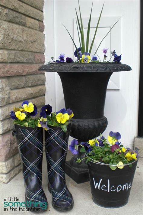 15 Diy Projects To Spruce Up Your Porch Amazing Gardens Front Porch