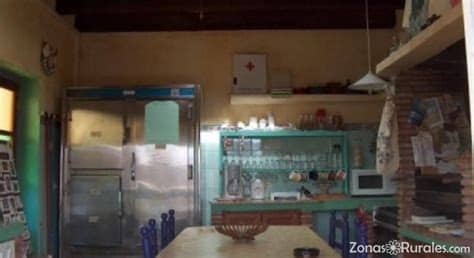 La casa está situada en un pequeño núcleo de población junto a una caldera volcánica, en un paraje muy tranquilo y realmente. Casa Rural Campo Feliz | Casa Rural en Níjar / Cabo de ...