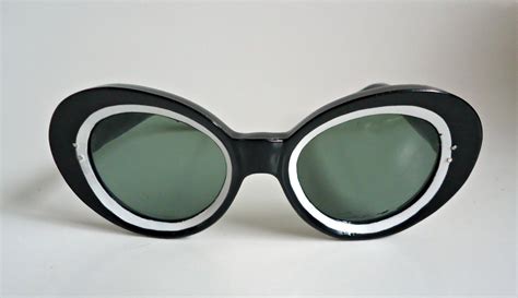 vintage sunglasses groovy 1960 s black and by treasurecoveally