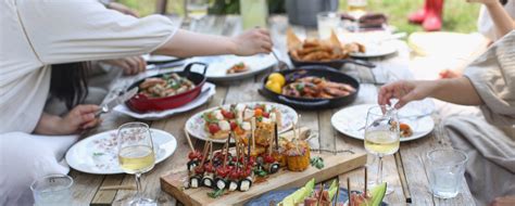 5 Tips for the Perfect Outdoor Gathering - Norfleet Homes