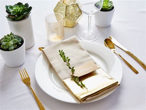 Charger plates have been in use since the 19th century. Dinner Party Table Setting For Dummies - realestate.com