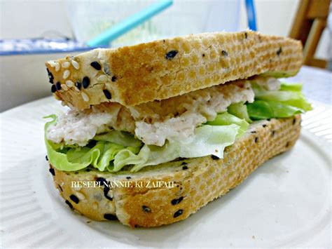 Kemudian daging ayam dicarit halus. RESEPI NENNIE KHUZAIFAH: Sandwich ayam mayonis