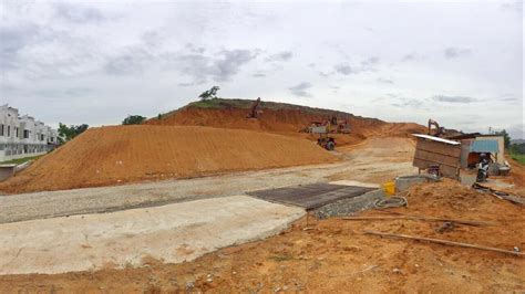 The universiti tunku abdul rahman (utar) operates a campus in sungai long.1 it is currently under the sungai long golf & country club is situated in this township. Greater KL Properties: (NEW) Palm Hill- Sungai Long