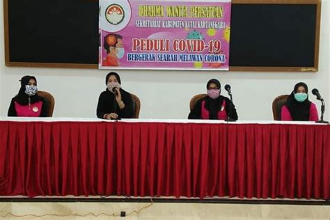 Tepatnya di taman ladaya (ladang budaya). Pengurus Dharma Wanita Kukar Berbagi - ANTARA News ...