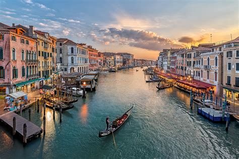 Apa Yang Tahu Tentang Gondola Rides Di Venice