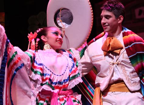 Ballet Folklorico Quetzacoatl Stages Annual Paramount Show Chronicle