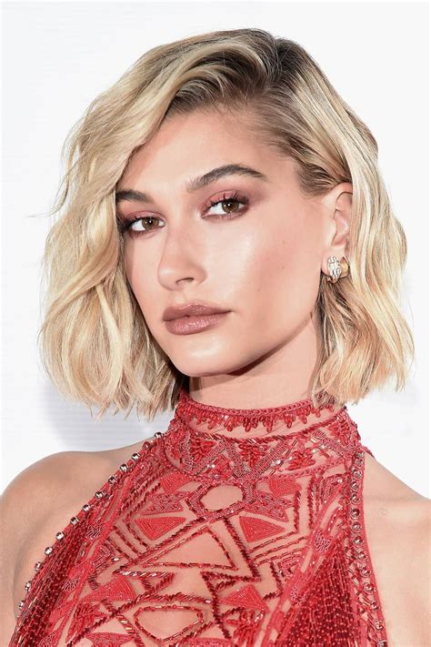 Hailey Bieber S Best Beauty Looks Of All Time Short Hair Styles Hailey Baldwin Short Hair