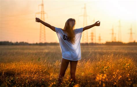 Wallpaper Sunlight Women Outdoors Model Blonde Sunset Nature Field Evening Morning