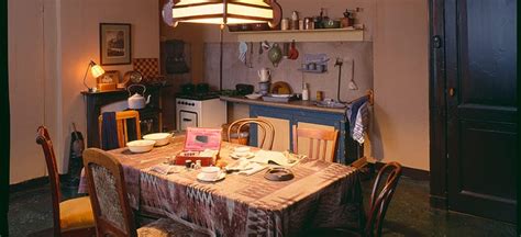 Annefrankhuis) en el prinsengracht en ámsterdam, países bajos, es un museo dedicado a la diarista de guerra judía ana frank, que se ocultó de la. La casa de Ana Frank