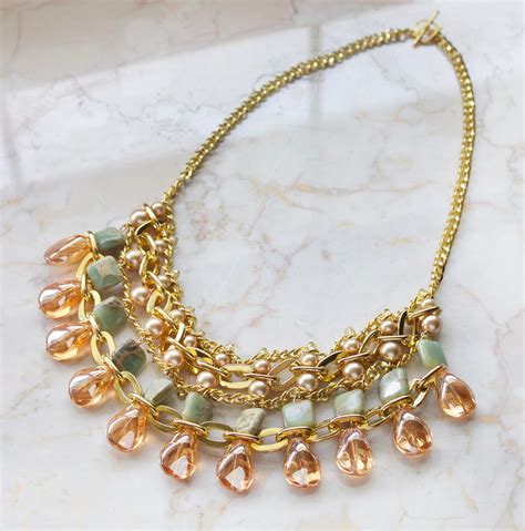 אצלנו תגלו מותגים איכותיים ושפע הנחות על diy necklace pendant במבצעים. Luxurious DIY Statement Necklace | FaveCrafts.com