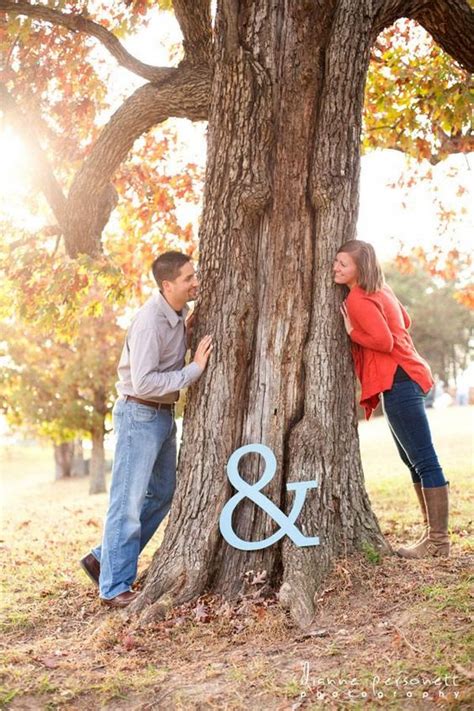 60 Best Fall Engagement Photos And Poses For 2023 2024 🍁📷