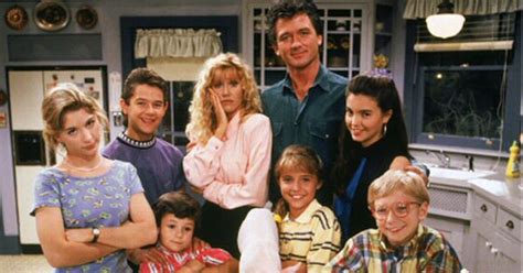 Tv Shows From The 90s 15 Most Memorable 90s Tv Show Theme Songs 70s And 80s Tv Shows And