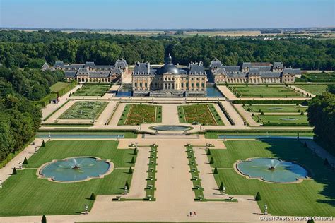 Vaux Le Vicomte Wedding How To Plan The Perfect Chateau Wedding
