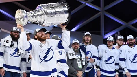 Make sure you are representing your favorite team with uniquely designed selections and official locker room series. Lightning Beat Stars to Win 2nd Stanley Cup in Franchise History - NBC 5 Dallas-Fort Worth