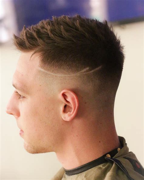 This haircut is perfect for men with medium to long hair. 5 Short Haircuts For Men 2021 - LIFESTYLE BY PS