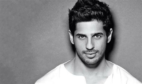 Sidharth Malhotra To Star In Neeraj Pandey’s Aiyaary With Manoj Bajpayee Tweets Out The First
