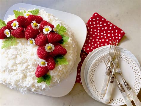 Coconut Cake with Raspberry Filling | Raspberry filling ...